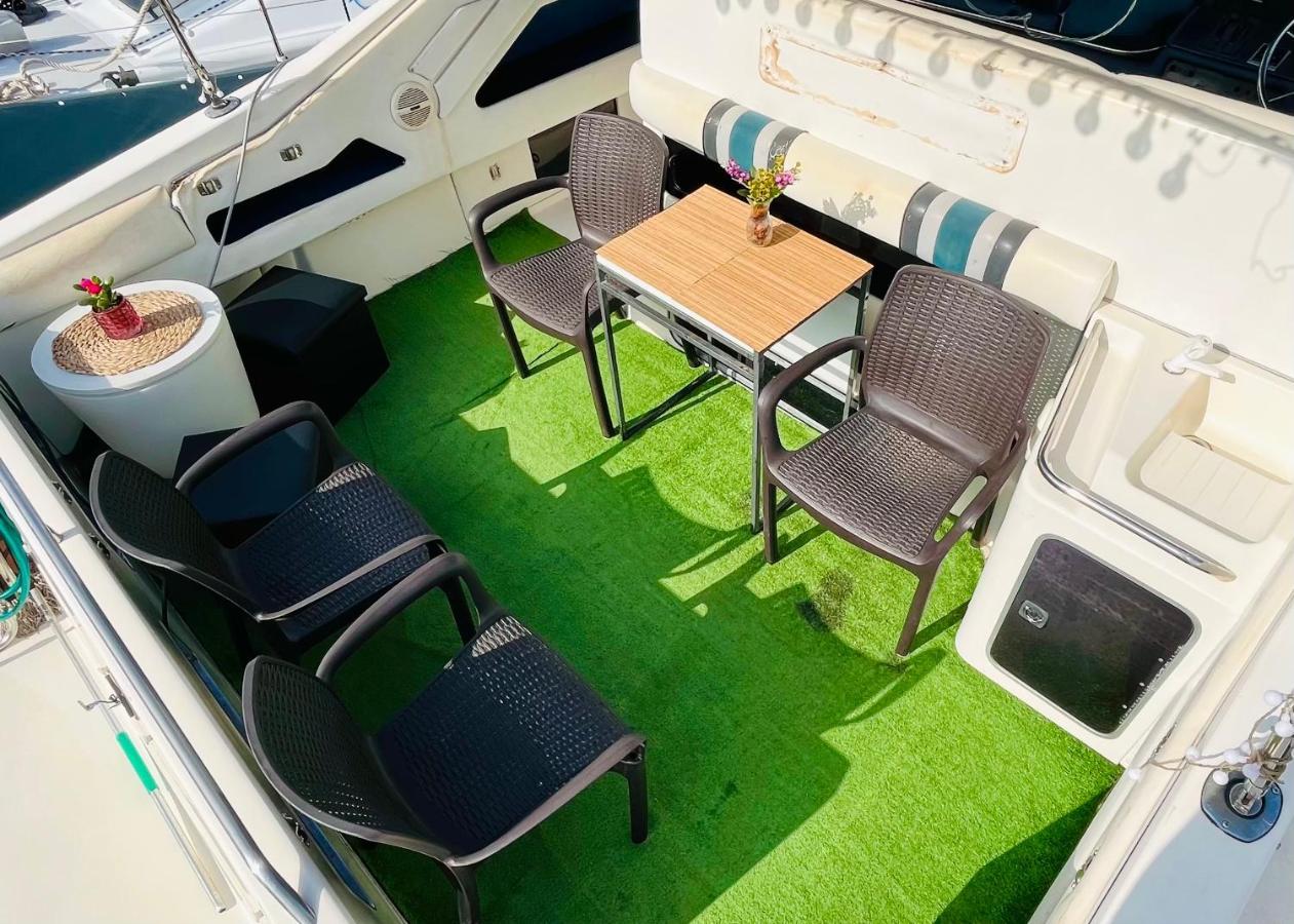 Yacht Hotel Barcelona Sant Adrià de Besòs Extérieur photo