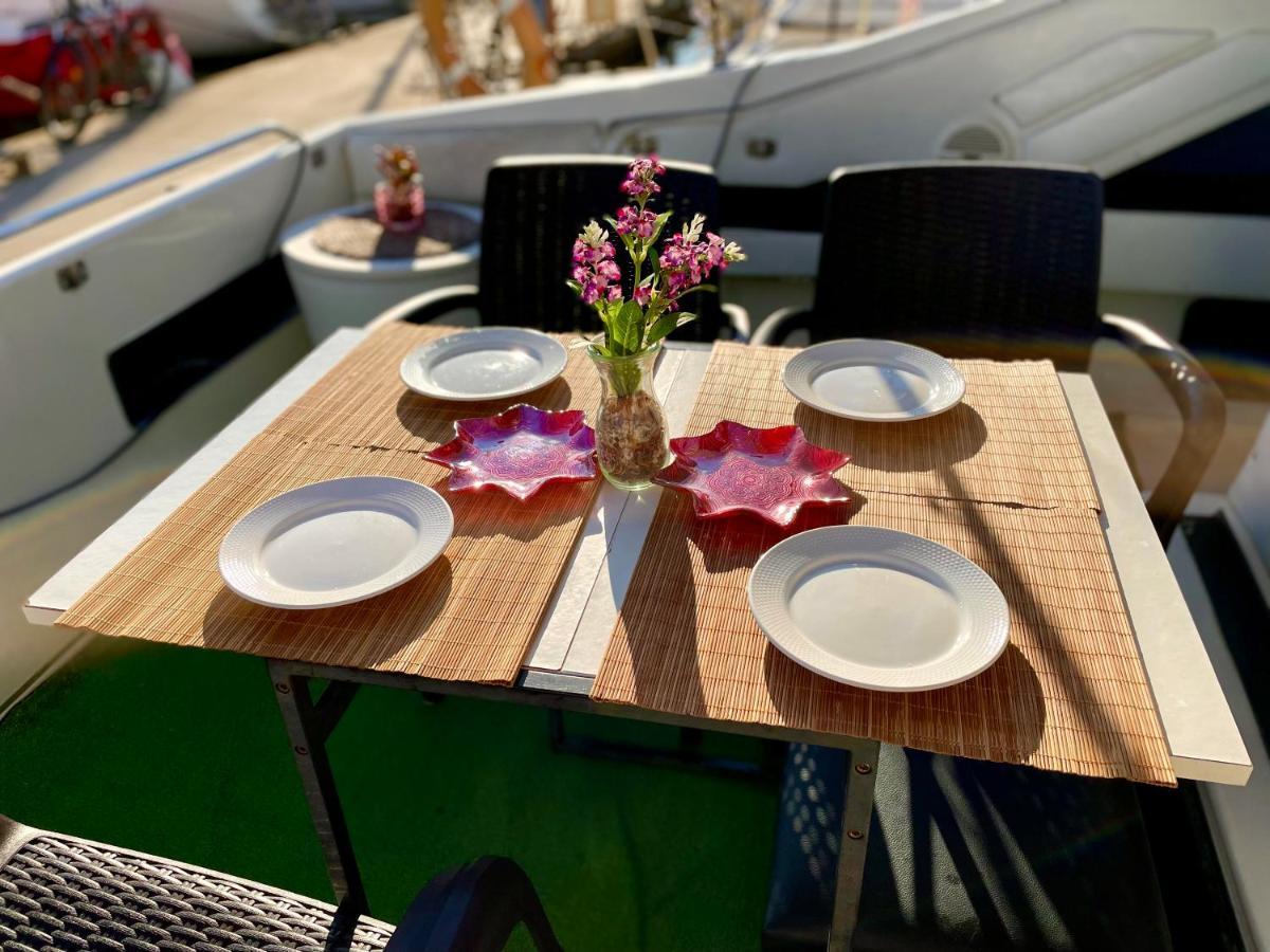 Yacht Hotel Barcelona Sant Adrià de Besòs Extérieur photo