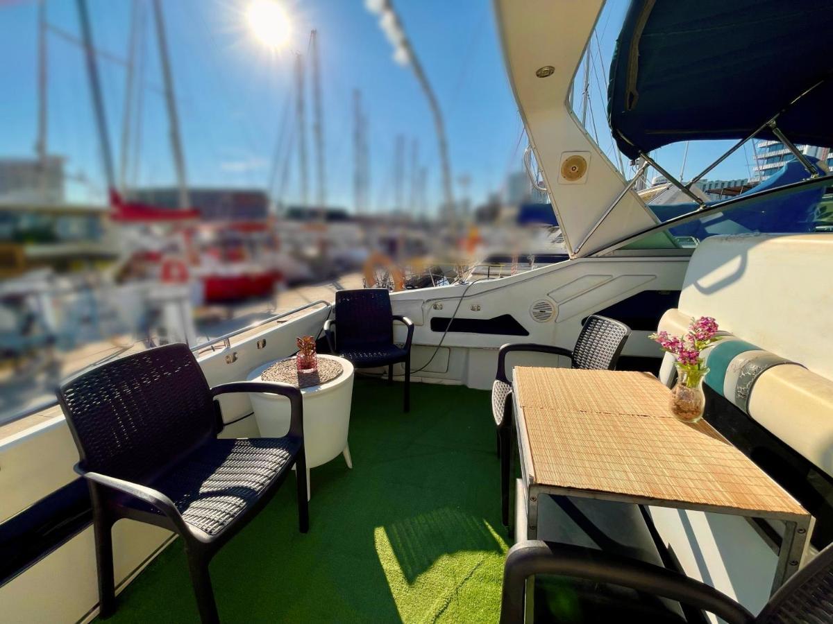 Yacht Hotel Barcelona Sant Adrià de Besòs Extérieur photo