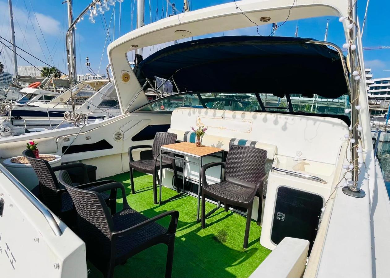 Yacht Hotel Barcelona Sant Adrià de Besòs Extérieur photo